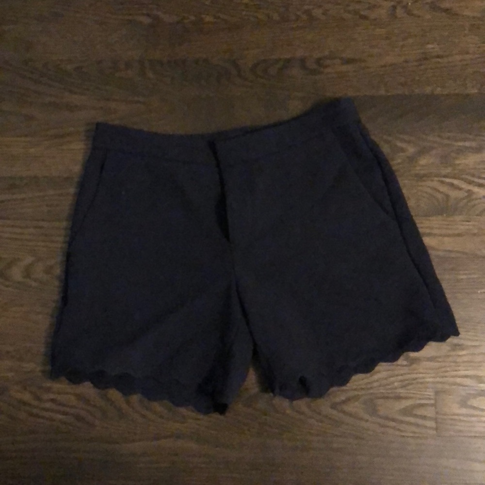 Banana Republic scalloped shorts